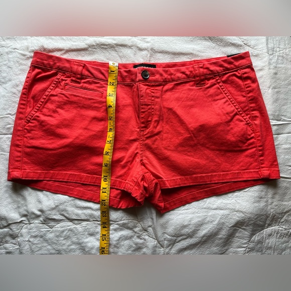 Express women’s shorts. Red size 12. Low rise - Picture 1 of 3